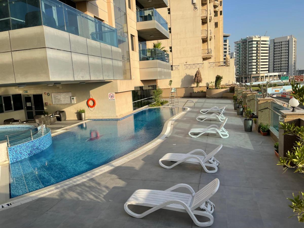 Tulip Creek Hotel Apartments Dubaï Extérieur photo