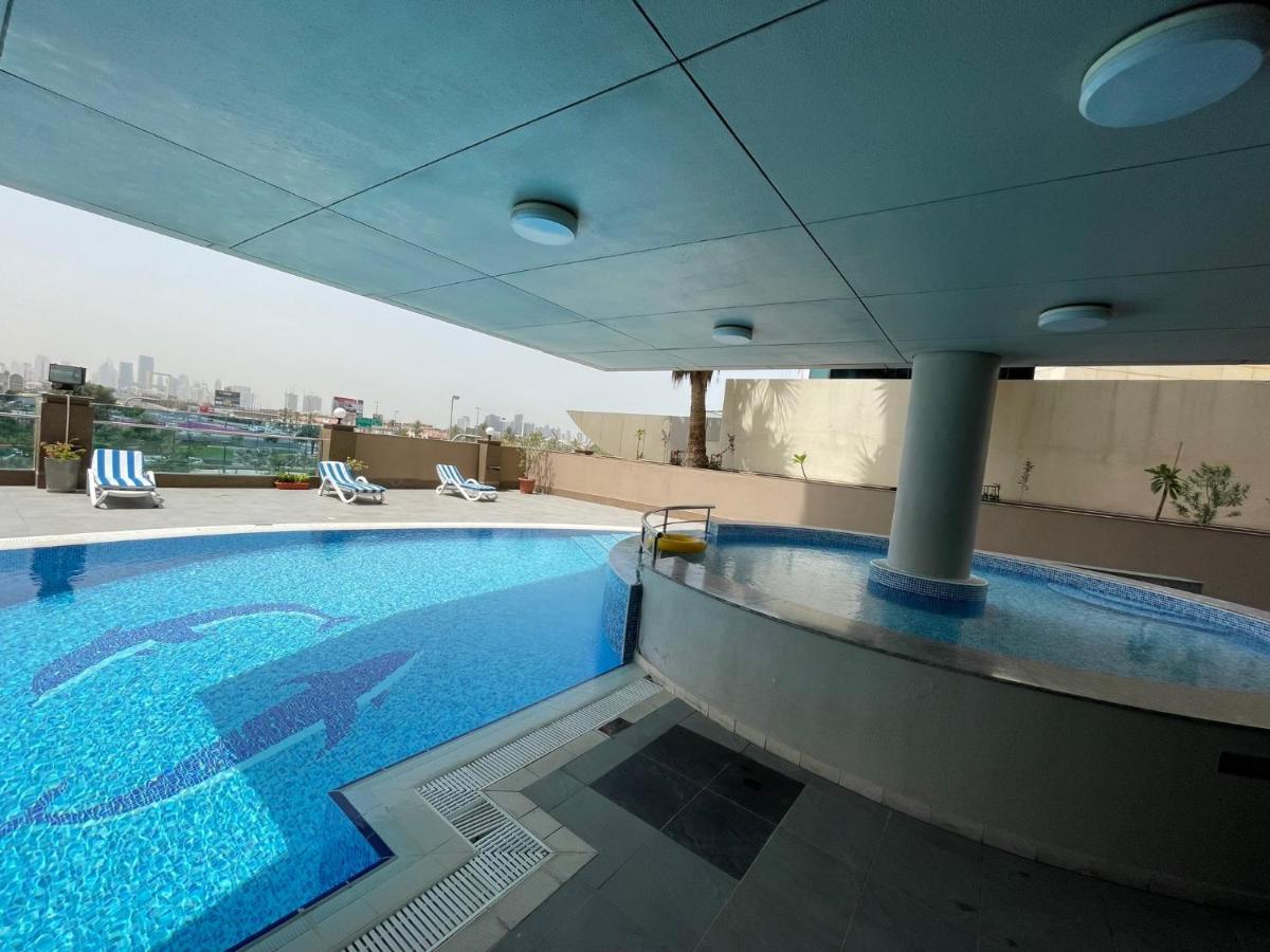 Tulip Creek Hotel Apartments Dubaï Extérieur photo