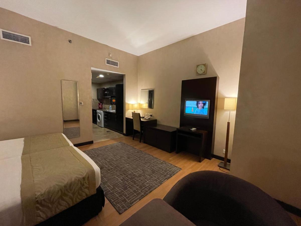 Tulip Creek Hotel Apartments Dubaï Extérieur photo