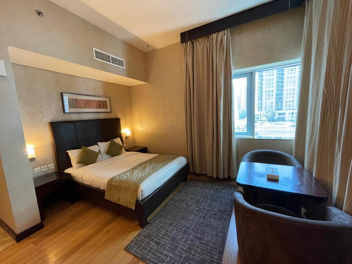 Tulip Creek Hotel Apartments Dubaï Extérieur photo