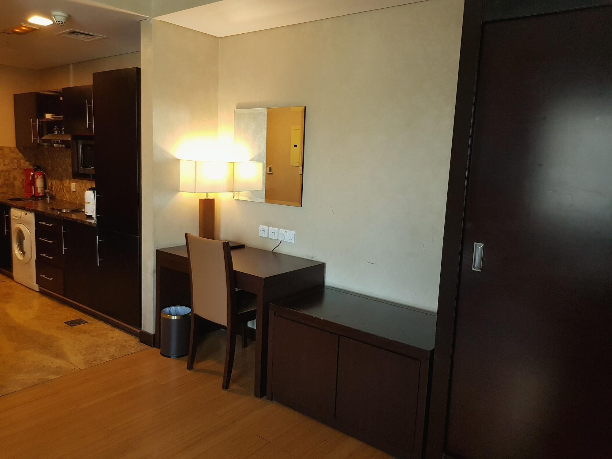 Tulip Creek Hotel Apartments Dubaï Extérieur photo