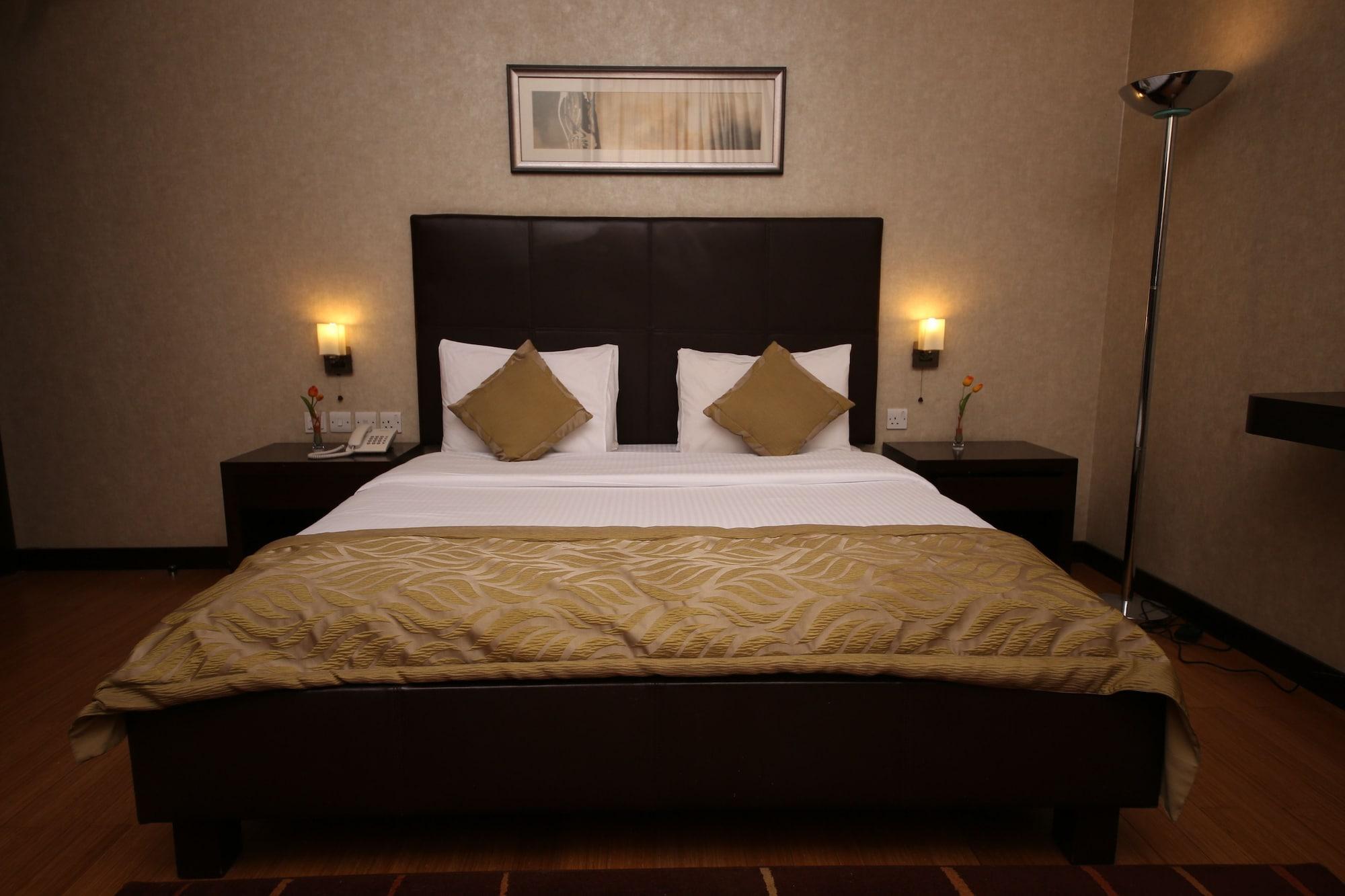Tulip Creek Hotel Apartments Dubaï Extérieur photo