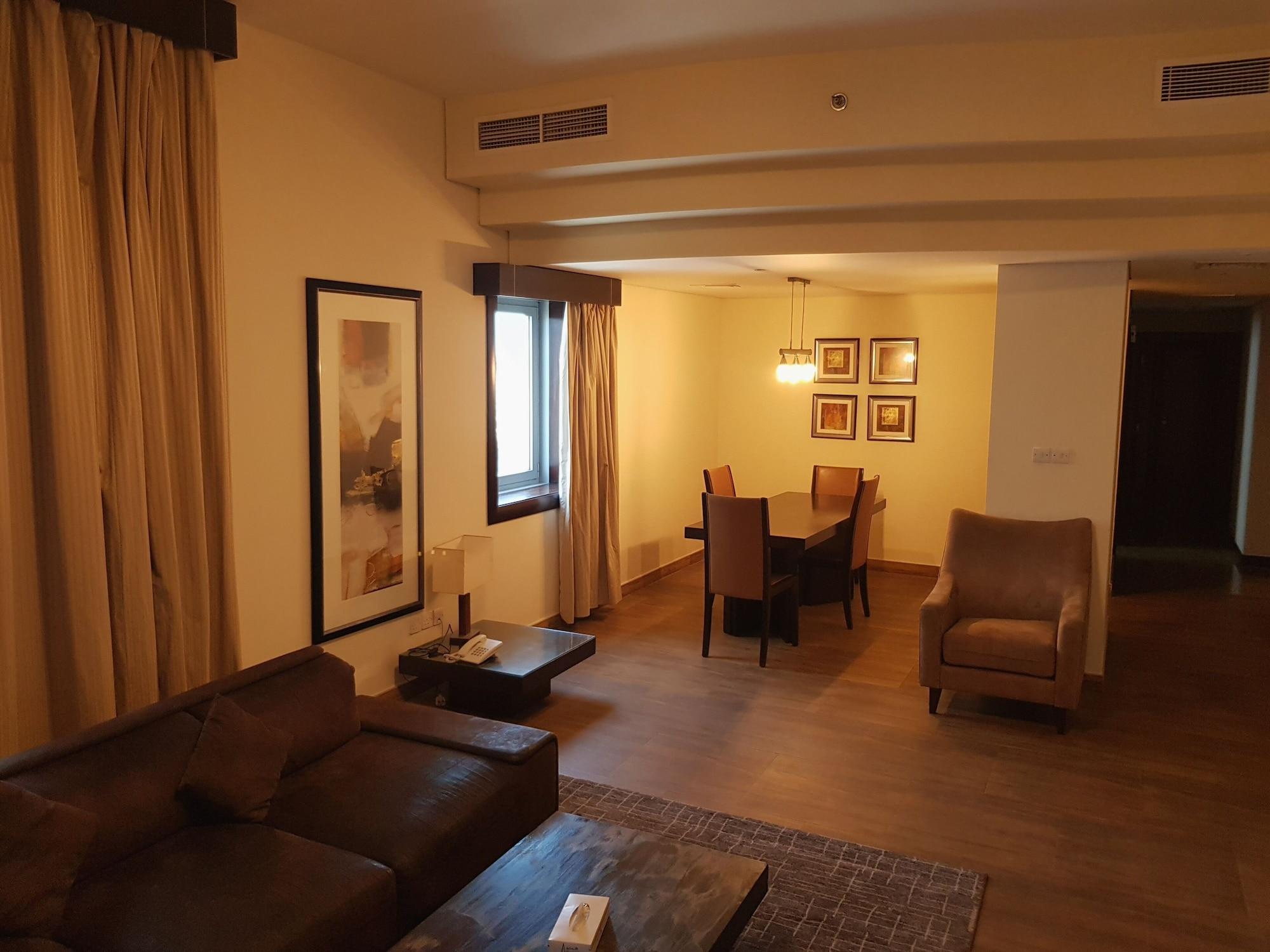 Tulip Creek Hotel Apartments Dubaï Extérieur photo