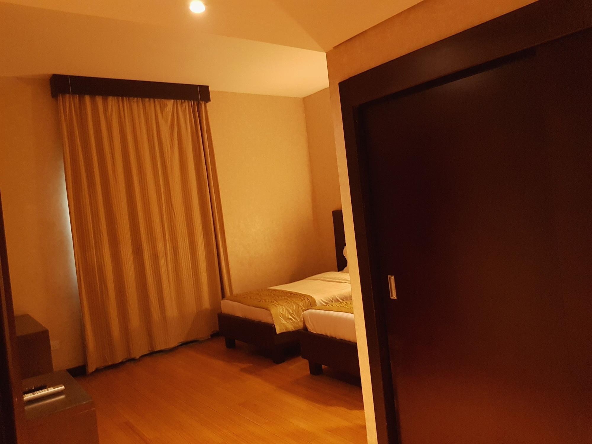 Tulip Creek Hotel Apartments Dubaï Extérieur photo