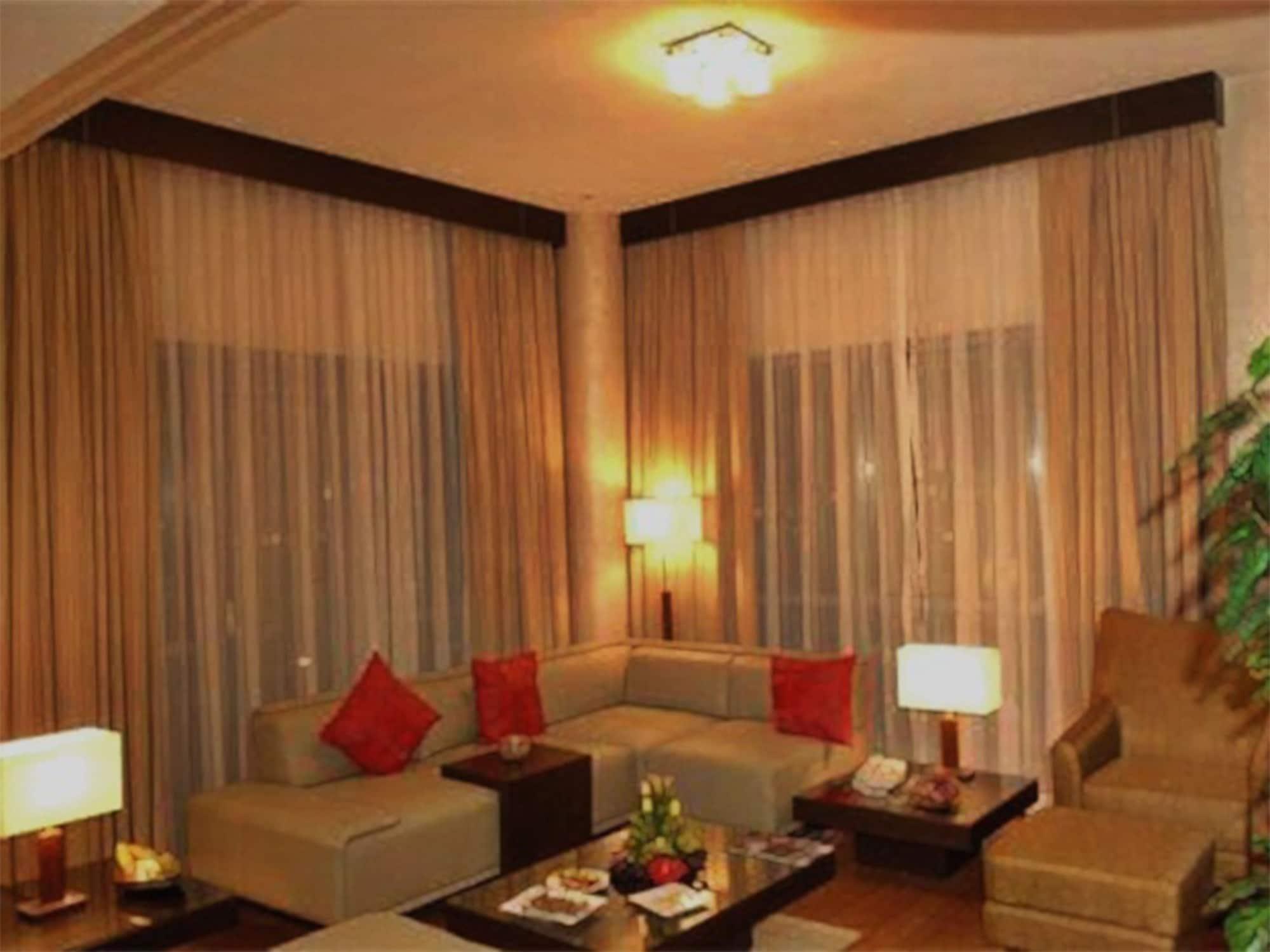 Tulip Creek Hotel Apartments Dubaï Extérieur photo