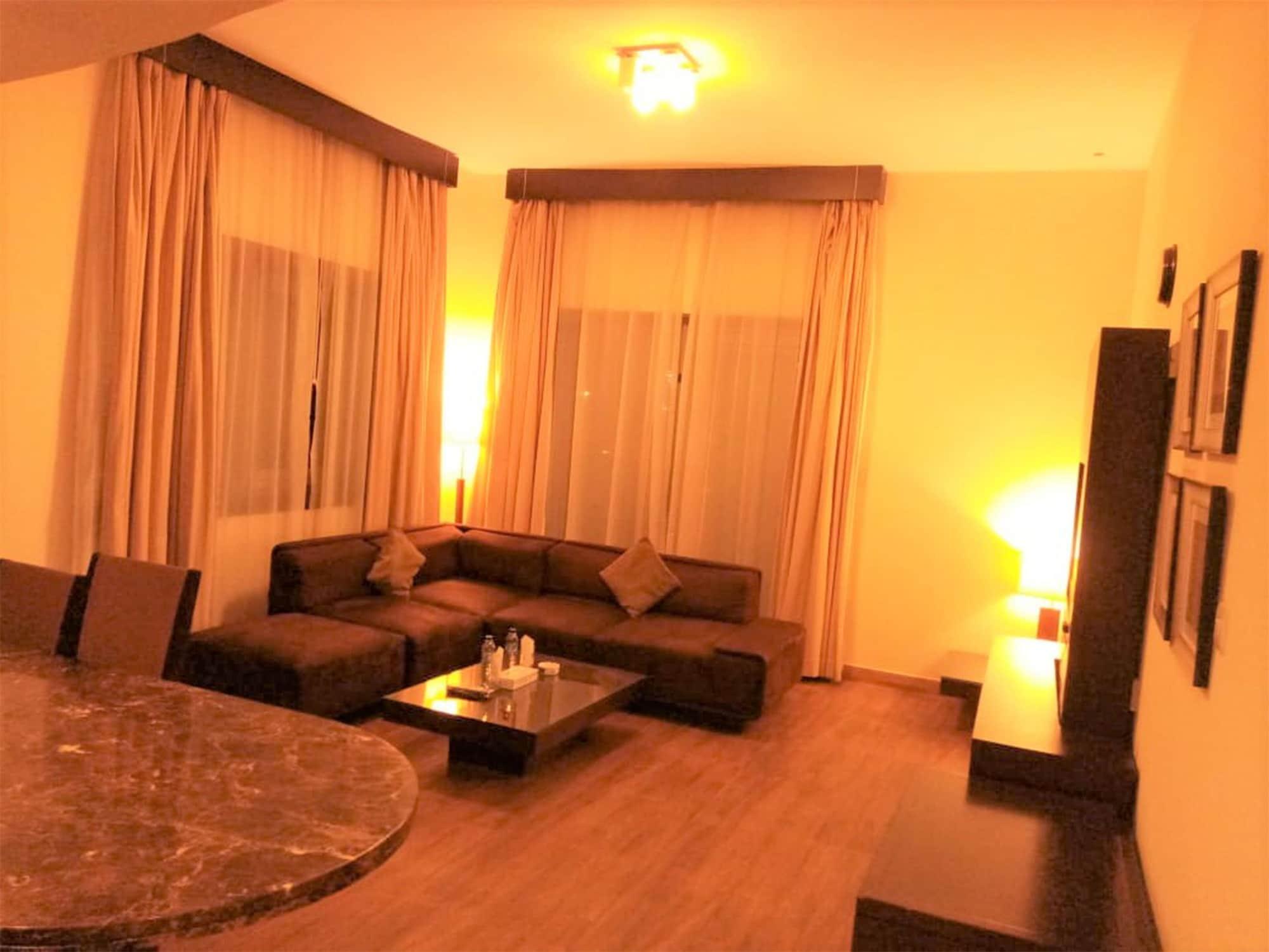 Tulip Creek Hotel Apartments Dubaï Extérieur photo