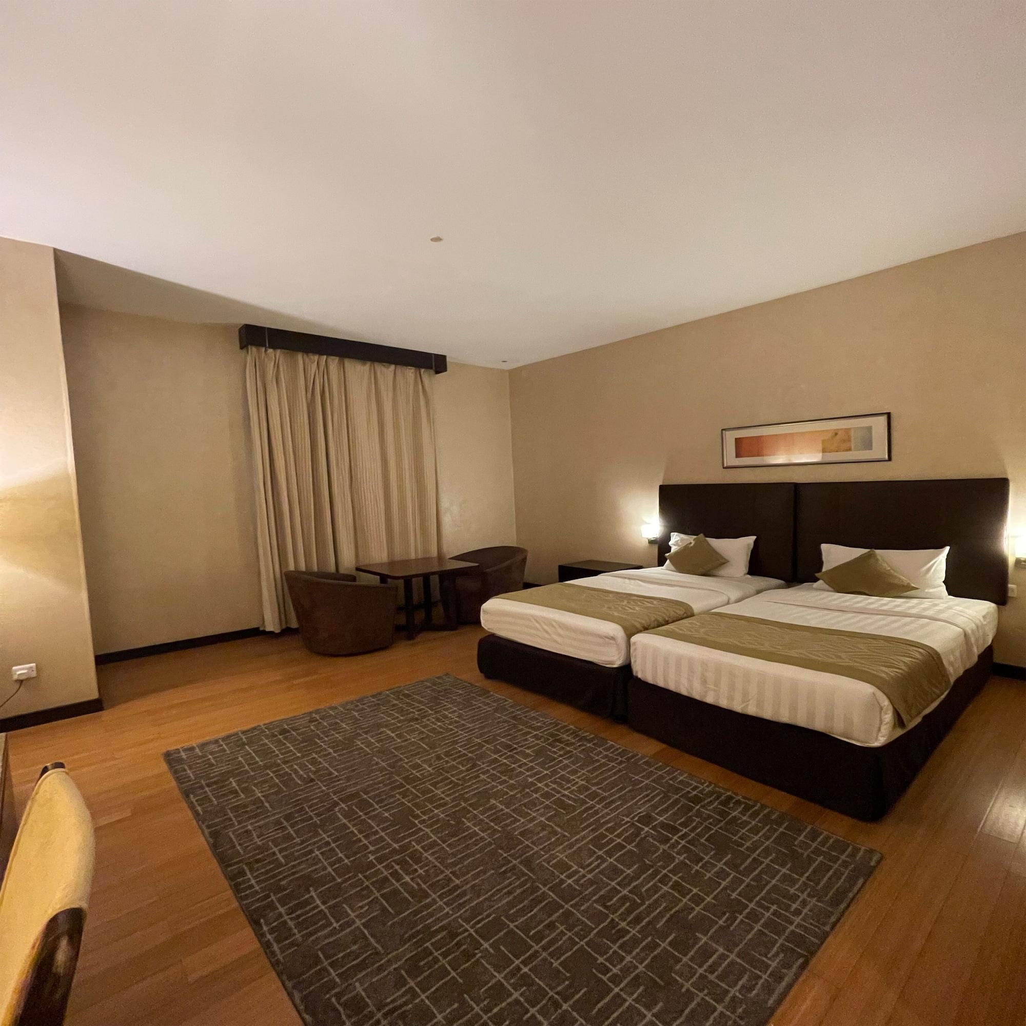 Tulip Creek Hotel Apartments Dubaï Extérieur photo