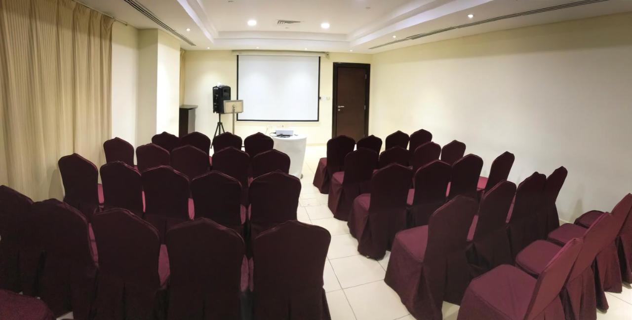 Tulip Creek Hotel Apartments Dubaï Extérieur photo